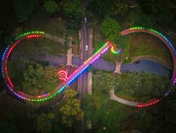 Anies Pamerkan Keindahan Tebet Eco Park, Ada Jembatan Warna Warni yang Manjakan Mata
