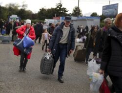 Akibat Serangan Ukraina, 15.000 Penduduk di Kherson Dievakuasi Rusia